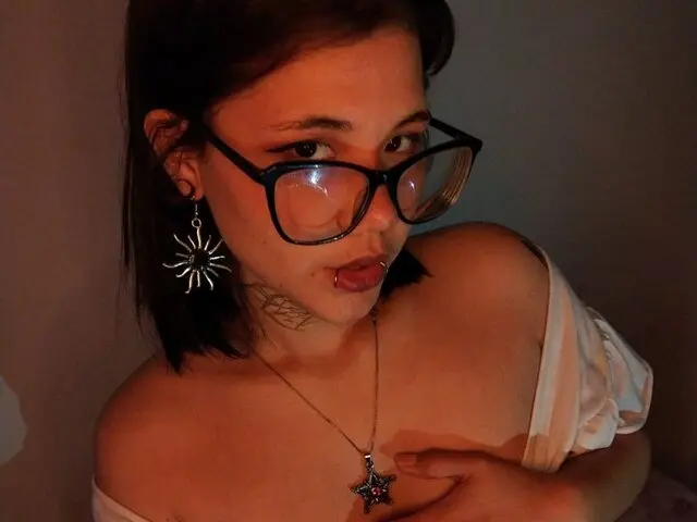 View AlixHearts Fuck Vids and Pics